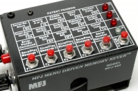 MFJ-490X z widocznymi opisami poszczególych przycisków funkcyjnych